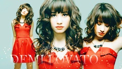 Woman Celebrity demi lovato