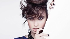 Woman Celebrity demi lovato singers