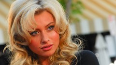 Woman Celebrity faces Actress blondes singers alyson michalka