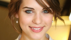 Woman Celebrity faces Actress smiling brunettes lyndsy fonseca