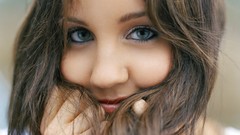 Woman Celebrity faces amanda bynes