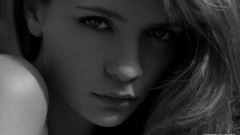 Woman Celebrity freckles mischa