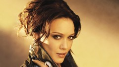 Woman Celebrity Hilary Duff brunettes