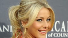Woman Celebrity julianne hough