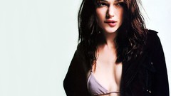 Woman Celebrity Keira Knightley brunettes