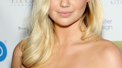 Woman Celebrity models kate upton huge boobs