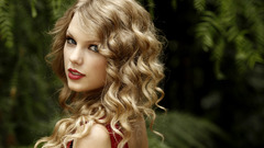 Woman Celebrity red dress blondes taylor swift