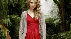 Woman Celebrity taylor swift