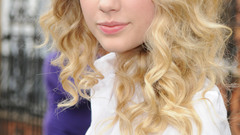 Woman Celebrity taylor swift