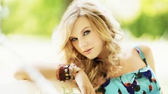 Woman Celebrity taylor swift