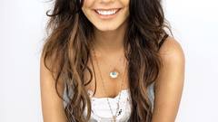 Woman Celebrity vanessa hudgens