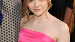 Woman chloe moretz Pink