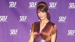 Woman cleavage mary elizabeth winstead