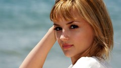 Woman close-up Celebrity faces Actress blondes bangs rachael 