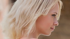 Woman close-up faces blondes Feeona A