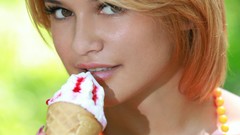 Woman close-up faces outdoors Violla A