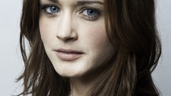 Woman close-up Hollywood Celebrity Actress stills brunettes 