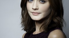 Woman close-up Hollywood Celebrity Actress stills brunettes 