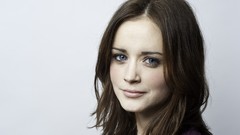 Woman close-up Hollywood Celebrity Actress stills brunettes 