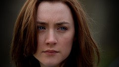 Woman close-up saoirse ronan