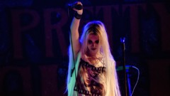 Woman concert Celebrity Actress blondes microphones mike 