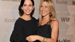 Woman Courteney Cox jennifer aniston