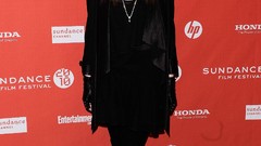 Woman Dakota Fanning