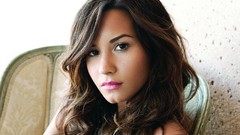 Woman demi lovato brunettes
