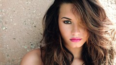 Woman demi lovato brunettes