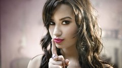 Woman demi lovato brunettes