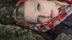 Woman dirt blondes blue eyes