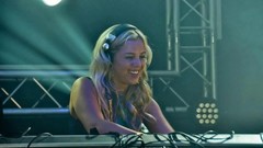 Woman DJ blondes Korsakoff