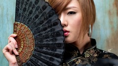 Woman dress blue background kimono earrings fans asians 