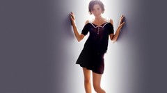 Woman dress Celebrity Maggie Gyllenhaal Actress brunettes short 