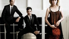 Woman dress Kristen Stewart suit