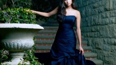 Woman dress Nina Dobrev brunettes