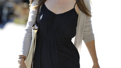 Woman dress Olivia Wilde