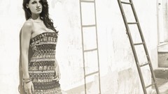 Woman dress scales anna tatangelo bracelets singers cleavage 