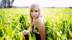 Woman dress shoulders blondes Taylor McCutchan