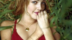 Woman Drew Barrymore brunettes