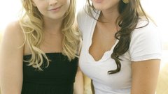 Woman Elisabeth Harnois