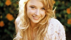 Woman Elisabeth Harnois
