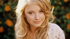 Woman Elisabeth Harnois