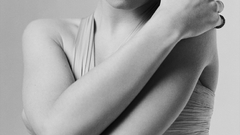 Woman elisha cuthbert Actress