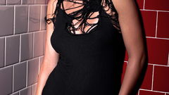 Woman elisha cuthbert Actress