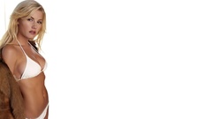 Woman elisha cuthbert Actress