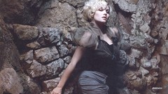 Woman elisha cuthbert Actress