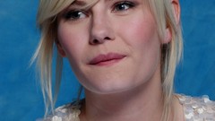 Woman elisha cuthbert Actress