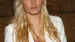 Woman elisha cuthbert Actress