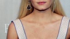 Woman elisha cuthbert Actress